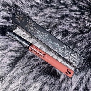 KVD Everlasting Liquid Lipstick~ Lolita